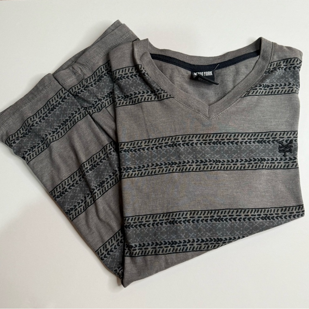 Vintage Zoo York V-Neck Tee Striped Tribal Print 
Size M